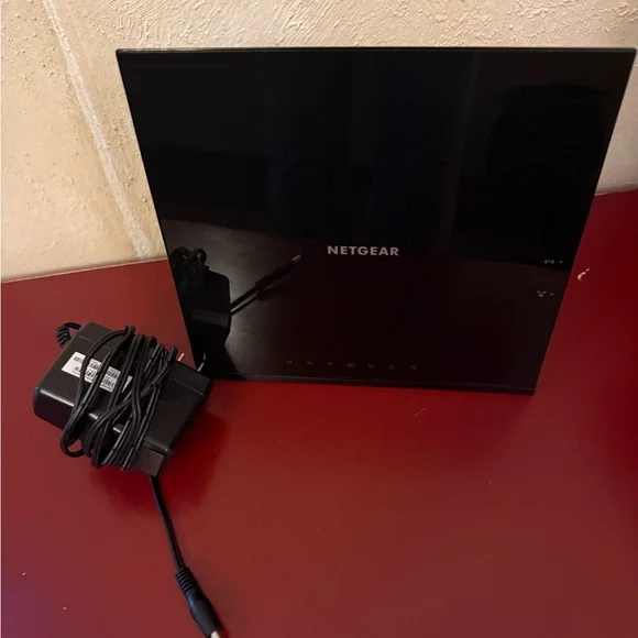 NETGEAR Router with Adapter - Picture 1 of 2